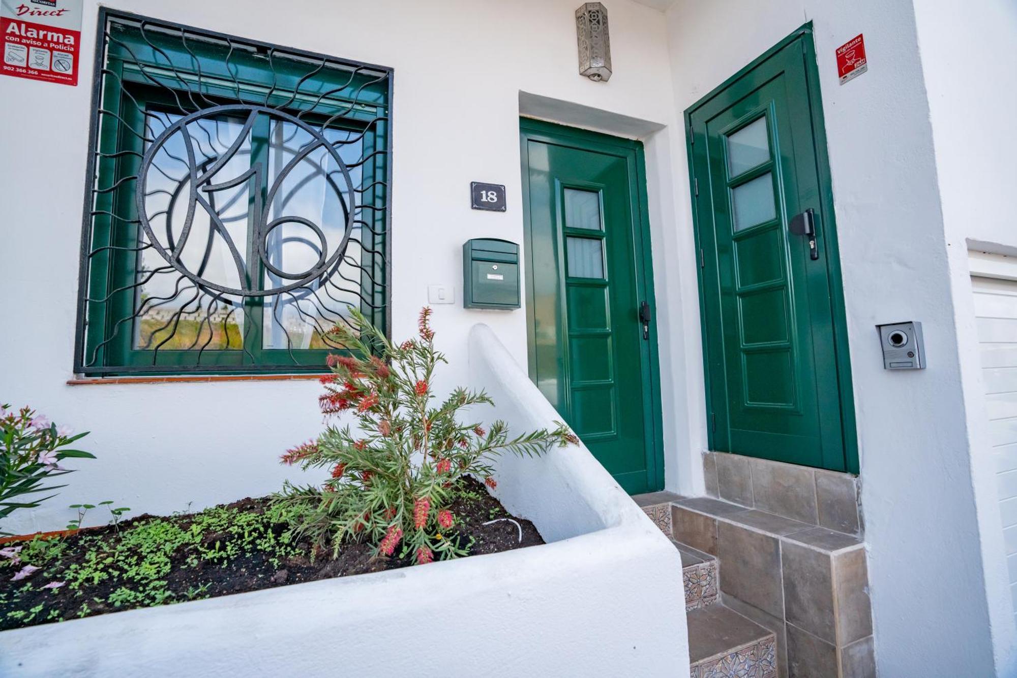Casa Julio - Alcala Complete Coastal Retreat - Entire Apartment - 3 Min Walk From The Ocean - Shared Entrance With Host Экстерьер фото